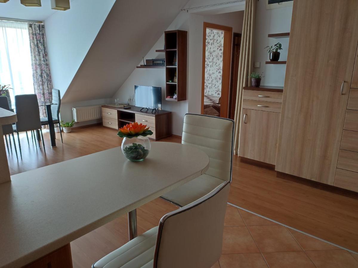 Larix Apartman Sárvár Exterior foto